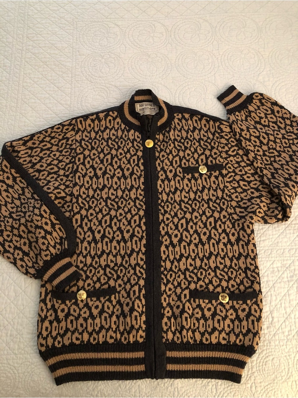 Vintage Don Sayres for Wellmore zip up cardigan sweater. Size small-medium.